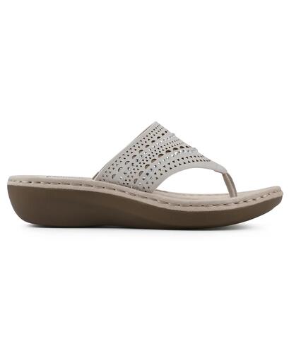 Cliffs by White Mountain Comate Wedge Sandals – Women’s White 9.5 Wide