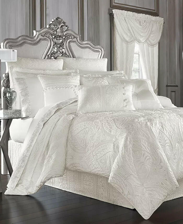 J Queen New York Bianco Comforter Set King White New MSRP $700