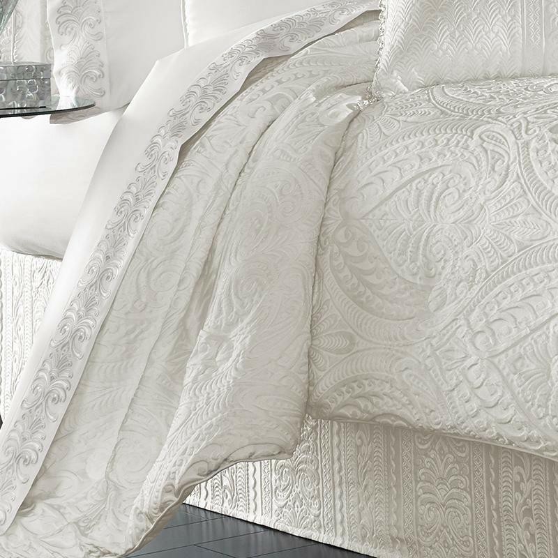 J Queen New York Bianco Comforter Set King White New MSRP $700