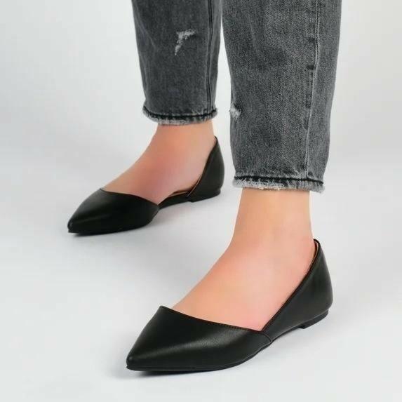 Journee Collection Cortni Slip-On Flats Women’s Pointed Toe Shoes Black Size 7.5